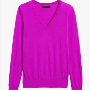 Banana Republic merino wool v-neck sweater SZ Smal
